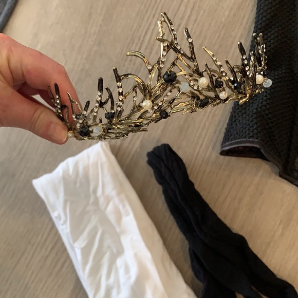 Sexy Queen of the Damn Costume - Picture 3 of 7